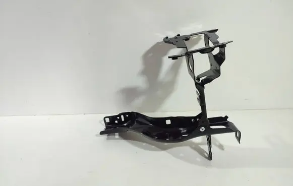 BMW 5 G30 G31 G38 Headlight/headlamp mounting bracket 51647383858 7383858