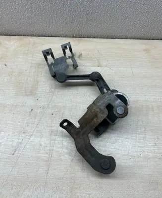 Mercedes-Benz E W238 Rear air suspension level height sensor A0009053704