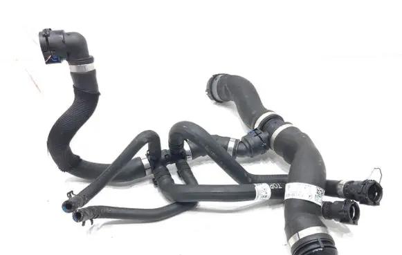 Mercedes-Benz GLE W167 Engine coolant pipe/hose
