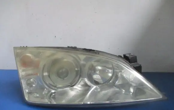Ford Mondeo Mk III Headlight/headlamp 1S71-13005-CJ
