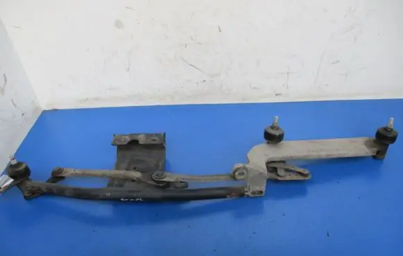 Hyundai Trajet Front wiper linkage and motor
