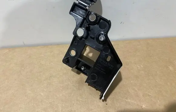Volvo XC40 Headlight/headlamp mounting bracket 31469371