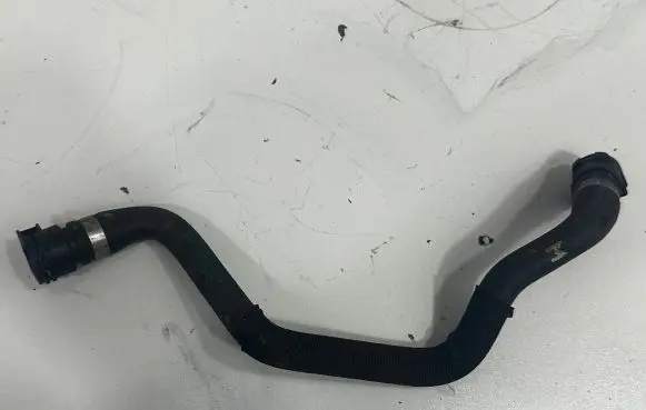 BMW 5 G30 G31 Engine coolant pipe/hose 8572908