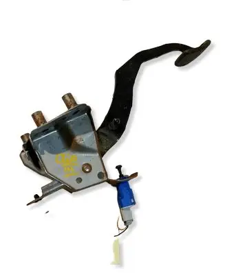Renault Clio III Clutch pedal 8200510910
