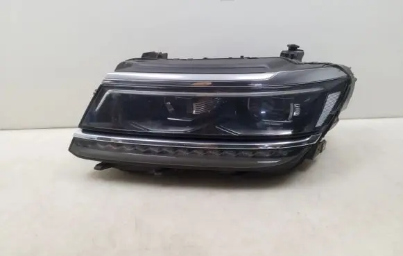 Volkswagen Tiguan Headlight/headlamp 5NB941081A