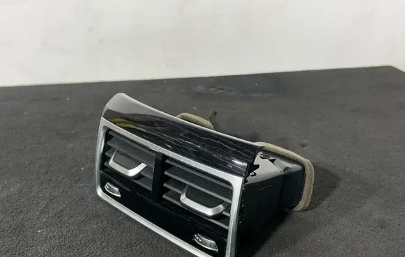 BMW 7 G11 G12 Rear air vent grill 930174508
