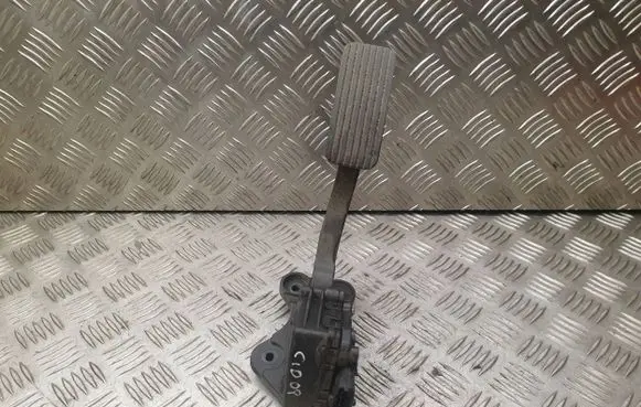 KIA Ceed Accelerator throttle pedal 327002H300