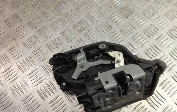 BMW X1 F48 F49 Front door lock 7281934
