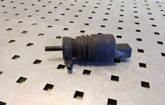 Mercedes-Benz C W203 Windscreen/windshield washer pump