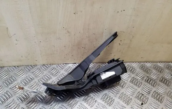 Volkswagen PASSAT B7 Accelerator throttle pedal 1K2721503T