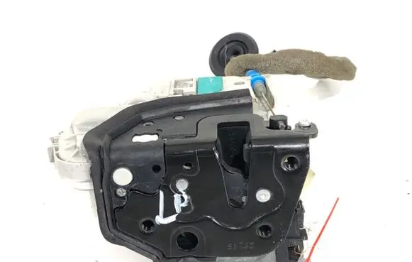 Audi A3 S3 8V Front door lock 8X1837015C