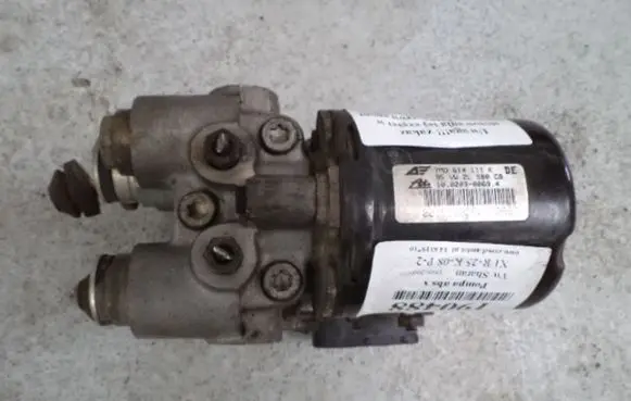 Volkswagen Sharan ABS Pump 7M0614111K