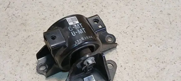 Engine mount bracket