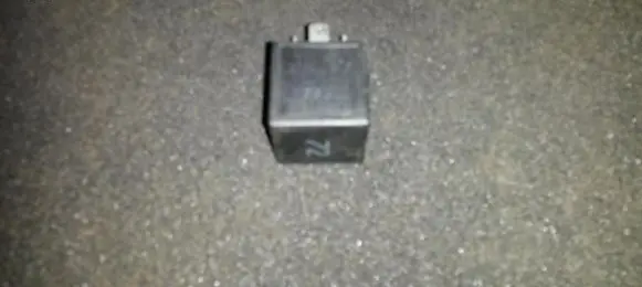 Volkswagen Golf III Other relay 191955529 72hv002