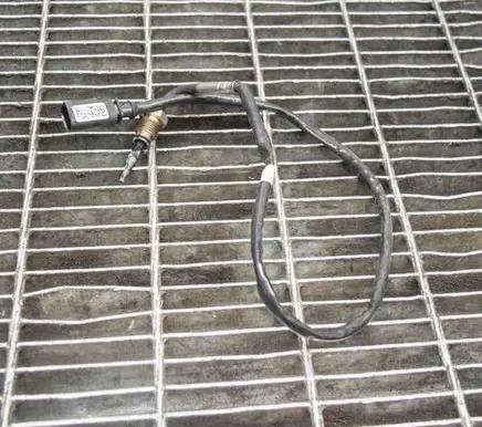 Audi A4 S4 B9 8W Oil temperature sensor 8W0906088E