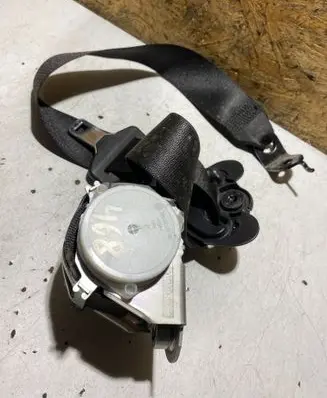 BMW 1 F20 F21 Front seatbelt 