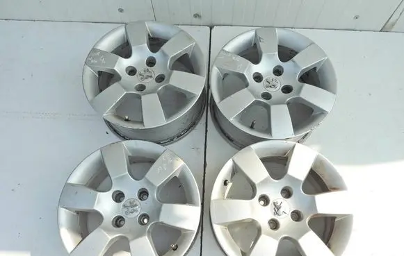R16 alloy rim