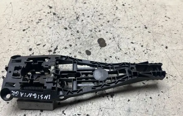 Opel Insignia A Rear door exterior handle/bracket 6051