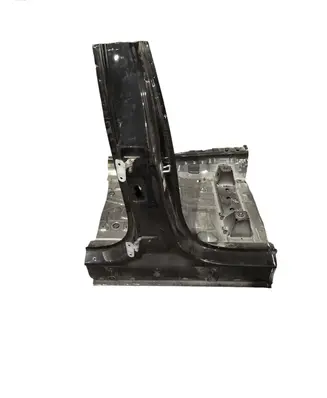 BMW X7 G07 Pillar (middle) 