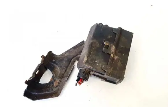 Volkswagen Touran I Fuse box set