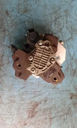 Volvo S40, V40 Fuel injection high pressure pump