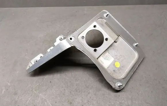 Audi A8 S8 D3 4E Accelerator throttle pedal bracket 4E1723031P 4E1723111