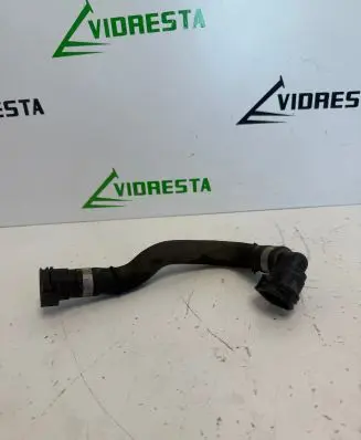 Coolant pipe/hose