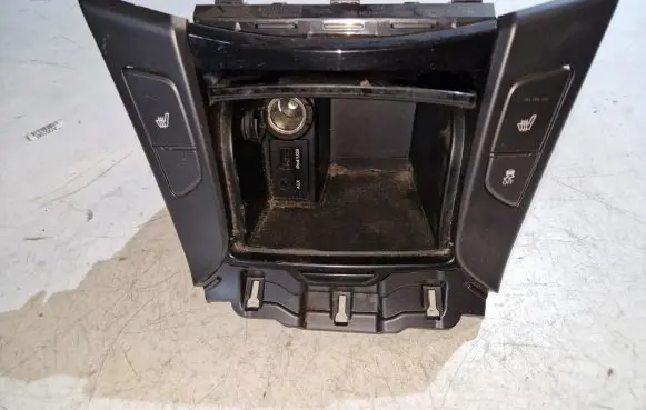 Hyundai i40 Glove box central console 846353Z600