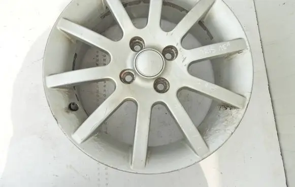 Toyota Yaris R15 alloy rim 01500-10057