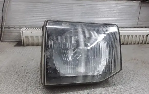 Mitsubishi Pajero Headlight/headlamp 11037751