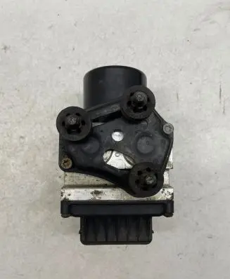 Volkswagen PASSAT B6 ABS Pump 3C0614095M 15747502B 15747702