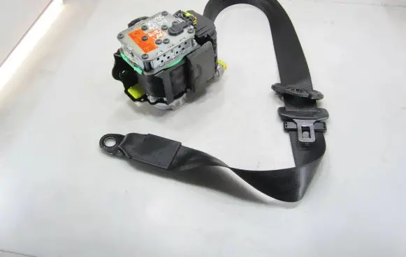 Audi A5 8T 8F Front seatbelt 8T0857705 211210 306697399G48
