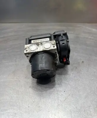 Volkswagen Polo IV 9N3 ABS Pump 0265800511 88314M1099