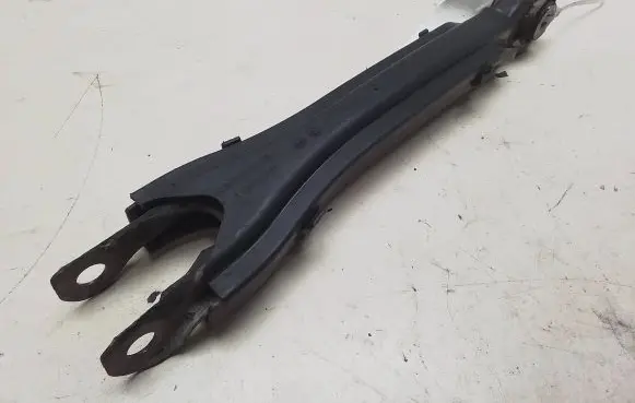 Mercedes-Benz C W204 Rear control arm A2043521488 A2043521288