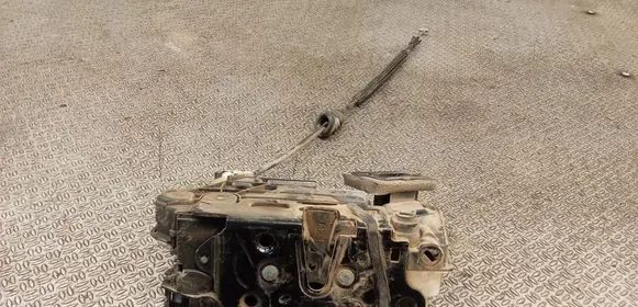 Skoda Yeti (5L) Rear door lock 5K4839016