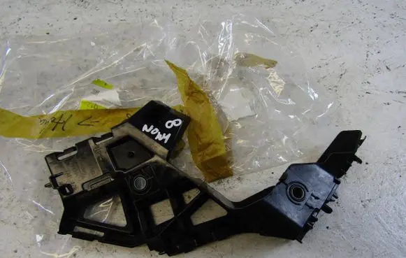 Volkswagen Golf VIII Front bumper mounting bracket 5H0807049D