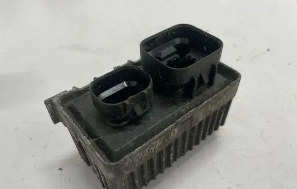 Opel Insignia A Glow plug pre-heat relay 55574293