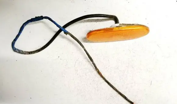 Mercedes-Benz Sprinter W906 Front fender indicator light e911300