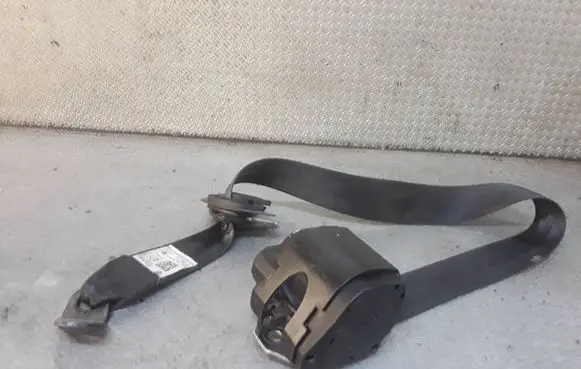Volkswagen Polo V 6R Rear seatbelt 6R0857805