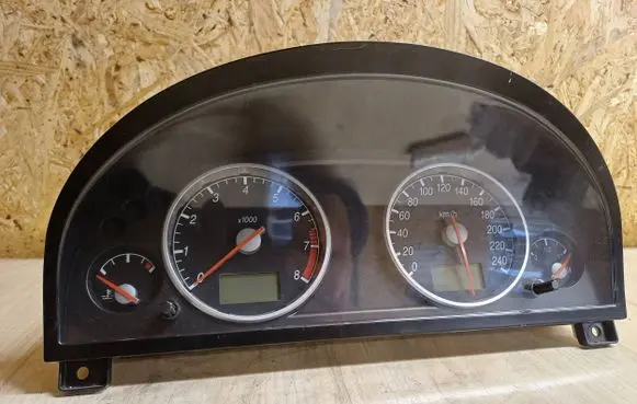 Ford Mondeo Mk III Speedometer (instrument cluster) 1S7F10841 44ZU187