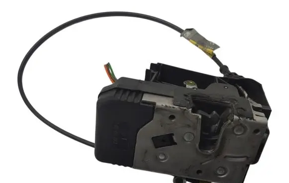 Opel Vivaro Front door lock 8200008246