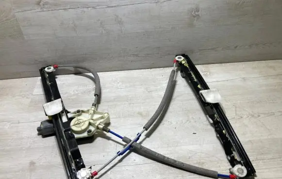 Ford B-MAX Front door window regulator with motor AV11R23200