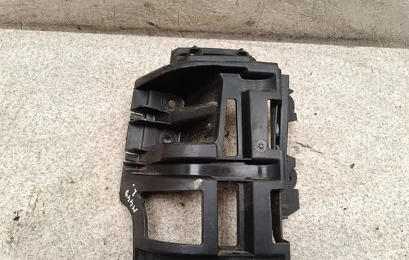Peugeot 5008 Rear bumper mounting bracket 9686264180