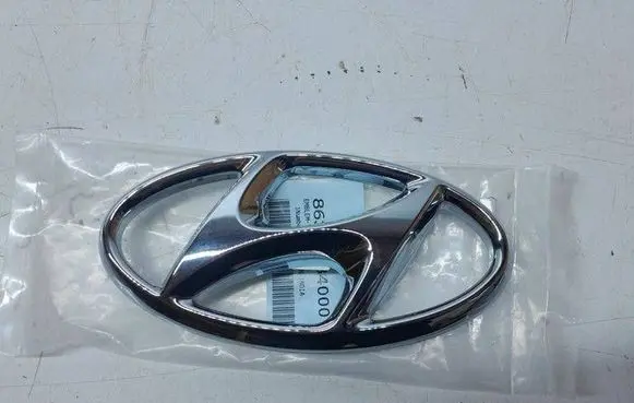 Hyundai i10 Manufacturer badge logo/emblem 86342B4000