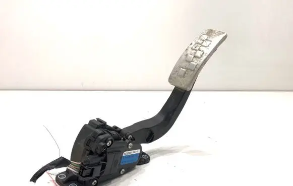 Renault Twingo II Accelerator throttle pedal 8200426238E