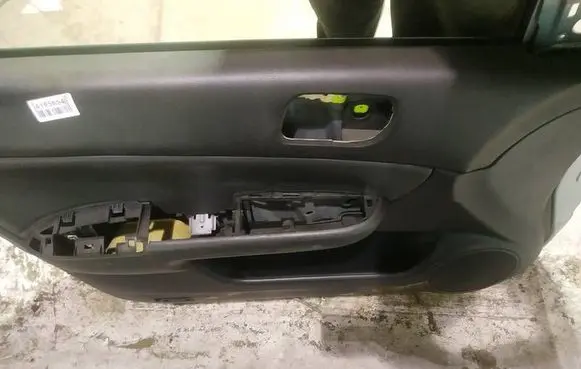Honda Accord Front door card panel trim