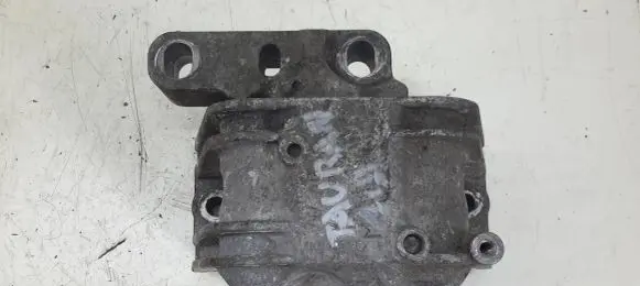 Volkswagen Touran I Engine mount bracket 1K0199262