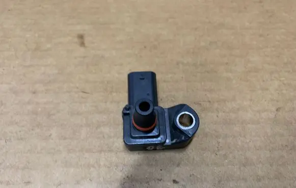 BMW X3 G01 Air pressure sensor 8637896