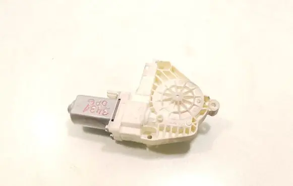 Land Rover Discovery Rear door window regulator motor 0536010001
