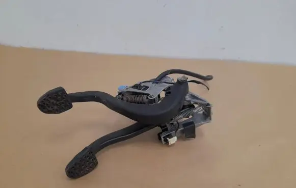 BMW 3 GT F34 Pedal assembly 6762250 67871110